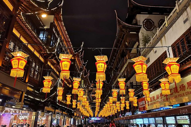 Private Evening Tour: VIP Huangpu River Cruise and Shanghai Lights - Guides and the value of a private vehicle