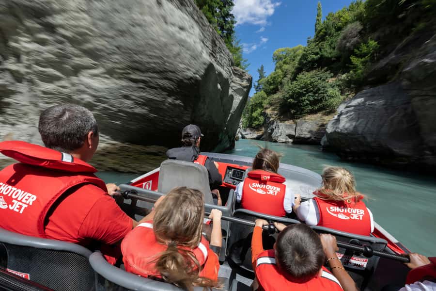 Queenstown: Shotover River Extreme Jet Boat Experience - How wet and intimidating is it?