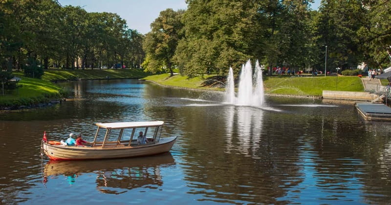 Riga: Canal Boat Sightseeing Tour With Audio guide - Why this short Riga cruise earns its place