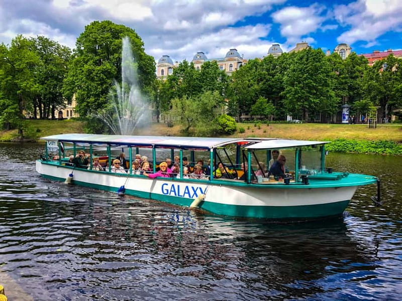 Riga: Canal Boat Sightseeing Tour With Audio guide - From Kronvalda Park to the Freedom Monument