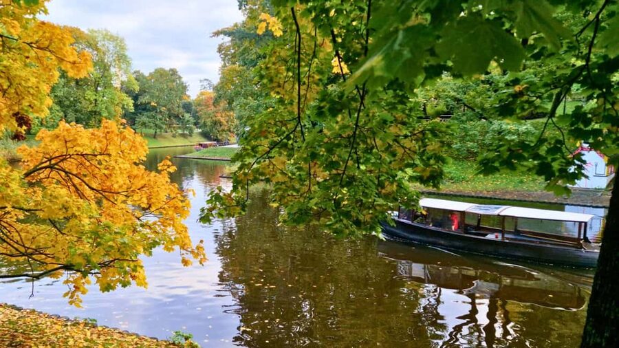 Riga: Canal Boat Tour with Drink & Old Town Audio Tour - Key points to know before booking