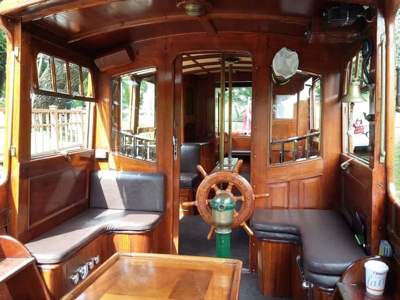 Riga: Canal & Daugava Cruise on a Historic Wooden Boat - What the commentary is really like