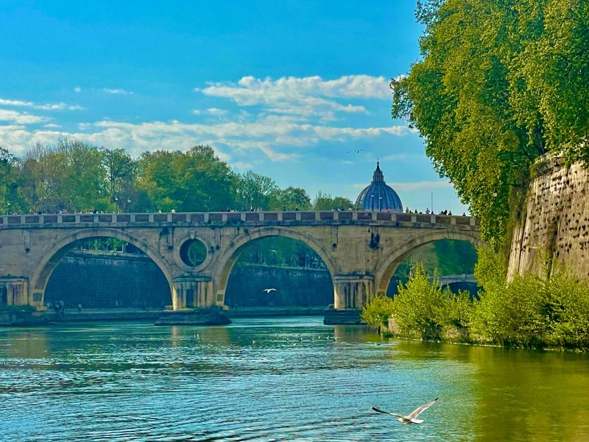 Rome: Food Tasting and Wine Pairing & Tiber River Boat Ride - Who should book this experience?