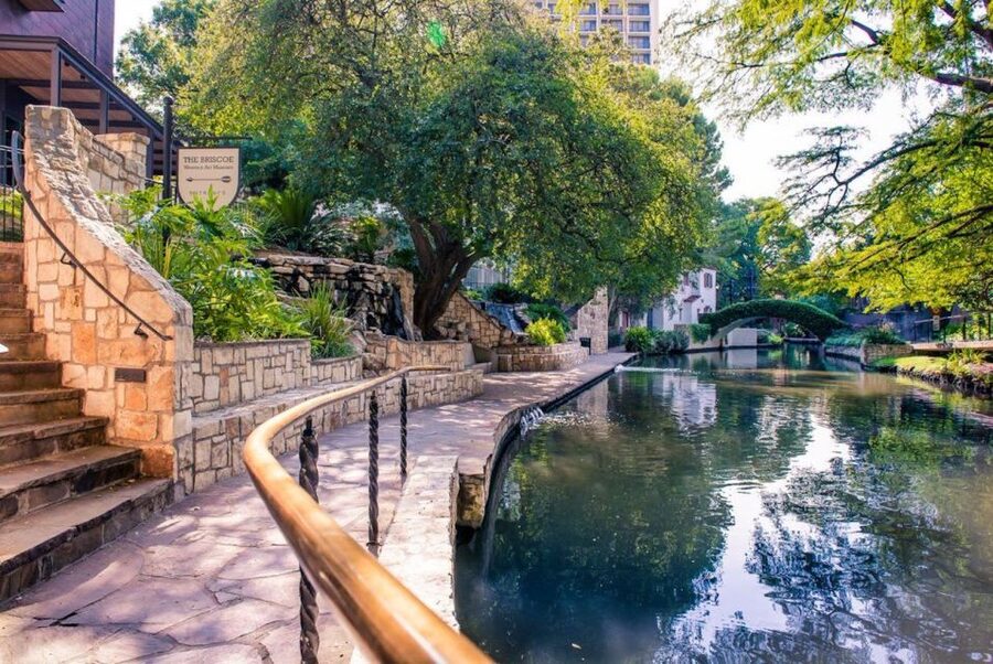San Antonio Premium City Tour with Alamo & River Walk Cruise - A smart way to meet San Antonio in four hours