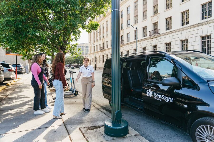 San Antonio: Premium Night Driving Tour with River Cruise - Why this night tour works well in San Antonio