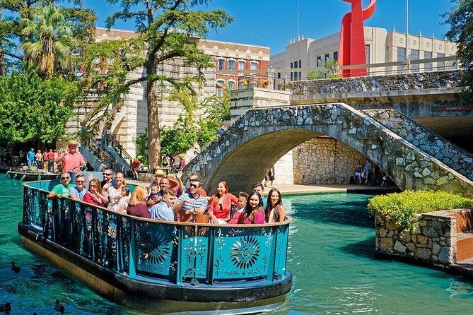San Antonio Premium Night Driving Tour with Riverwalk Boat Cruise - The night in four useful points