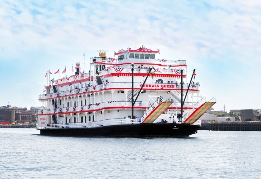 Savannah: Riverboat Narrated Harbor Sightseeing Cruise - Container ships, refineries, and the modern port