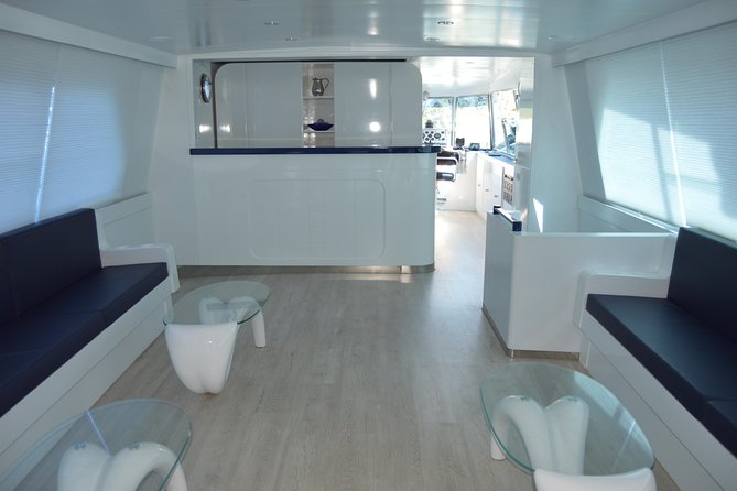 Seville: Cruise along the Guadalquivir River with appetizer - The included tapa and drink
