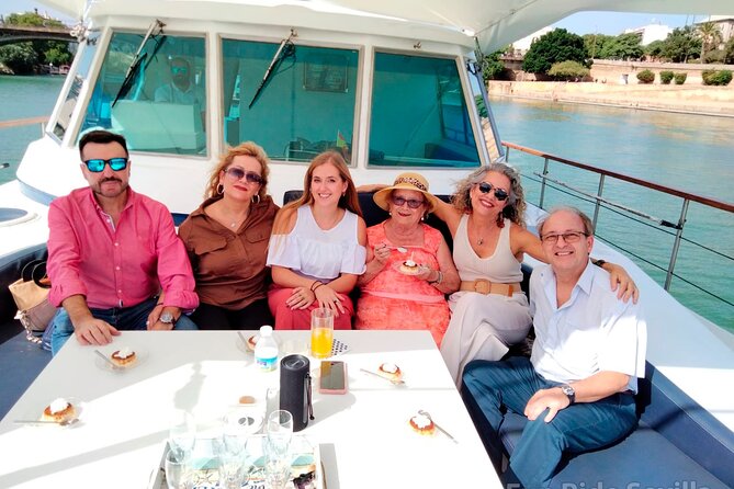 Seville: Cruise along the Guadalquivir River with appetizer - Commentary, timing, and the multilingual format