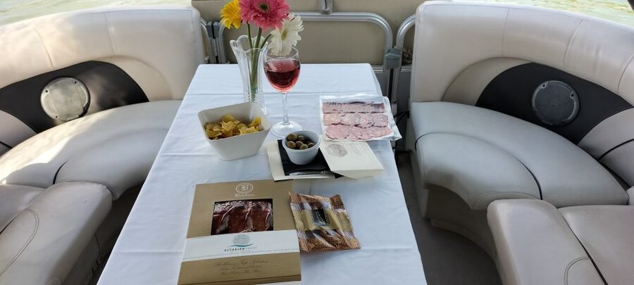 Seville: Exclusive River Boat Tour with Tapas - Key points at a glance