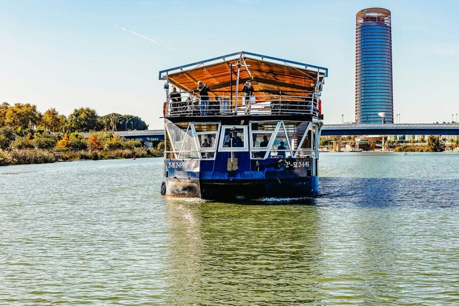 Seville: Guadalquivir River Cruise - What you see during the first half-hour