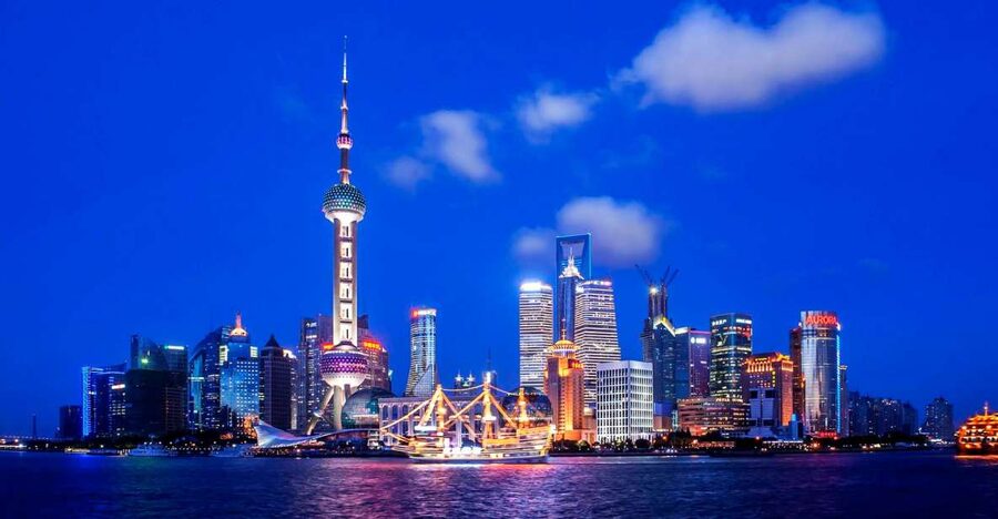 Shanghai: Night River Cruise Tour with Xinjiang Style Dining - Why Shanghai looks better from the Huangpu River