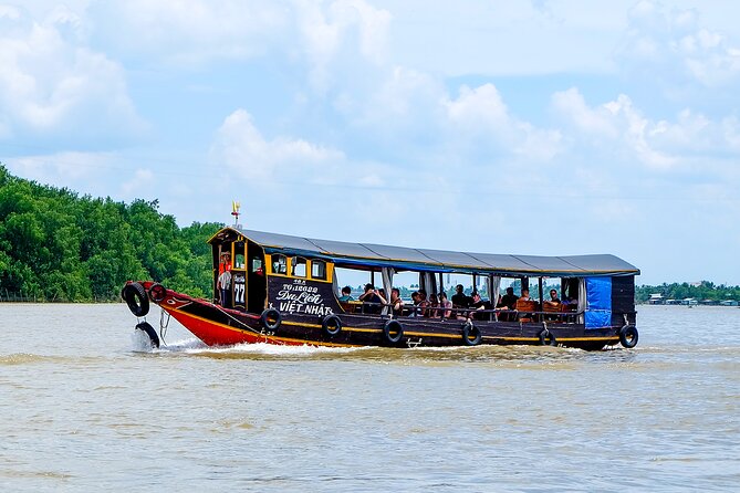 Small-Group Mekong Delta Day Trip: Boat Ride, Cottages & Pagoda - What the guides add to the day