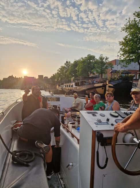 Smoke & Boat Amsterdam - The Official 420 Canal Cruise - Why the sunset timing matters