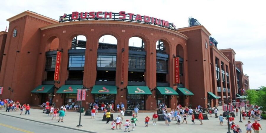St. Louis: Guided Small Group City Tour with River Cruise - Booking details worth keeping in mind