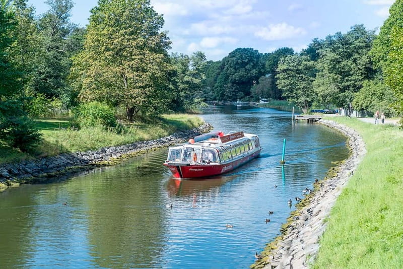Stockholm: Royal Bridges & Canal Boat Tour with Audio Guide - Djurgården and the Royal Game Park