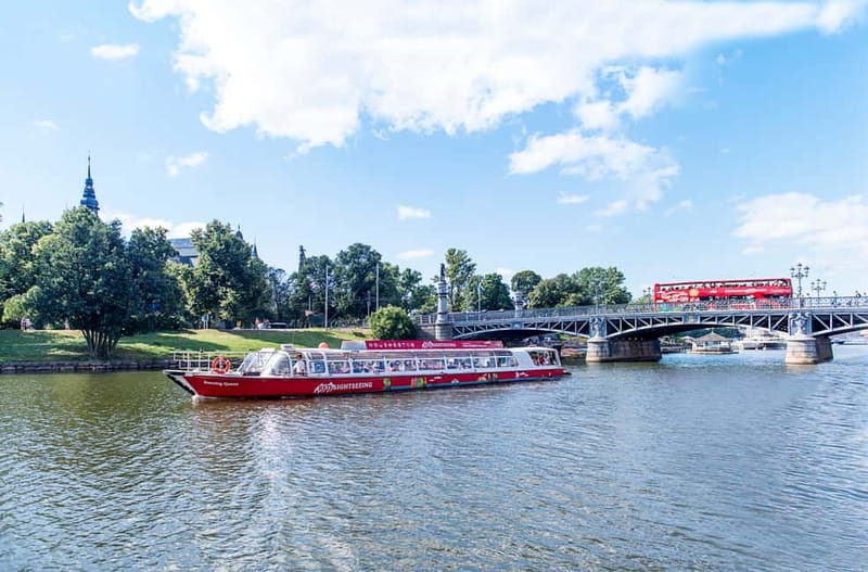 Stockholm: Royal Bridges & Canal Boat Tour with Audio Guide - Comfort, timing, and the best season to go