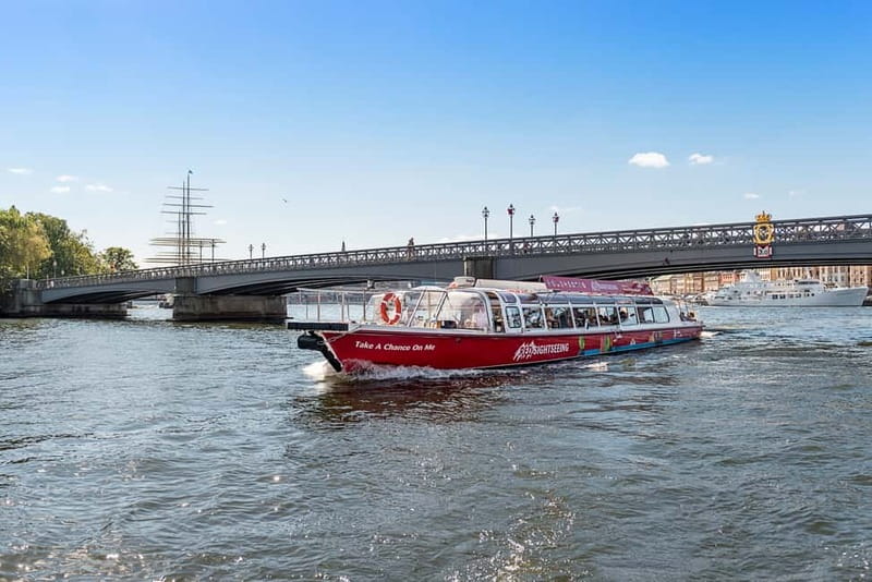 Stockholm: Royal Bridges & Canal Boat Tour with Audio Guide - What the one-hour route actually shows you