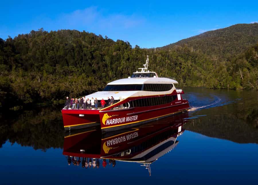 Strahan: World Heritage Cruise on Gordon River with Lunch - Boat comfort, seating, and weather
