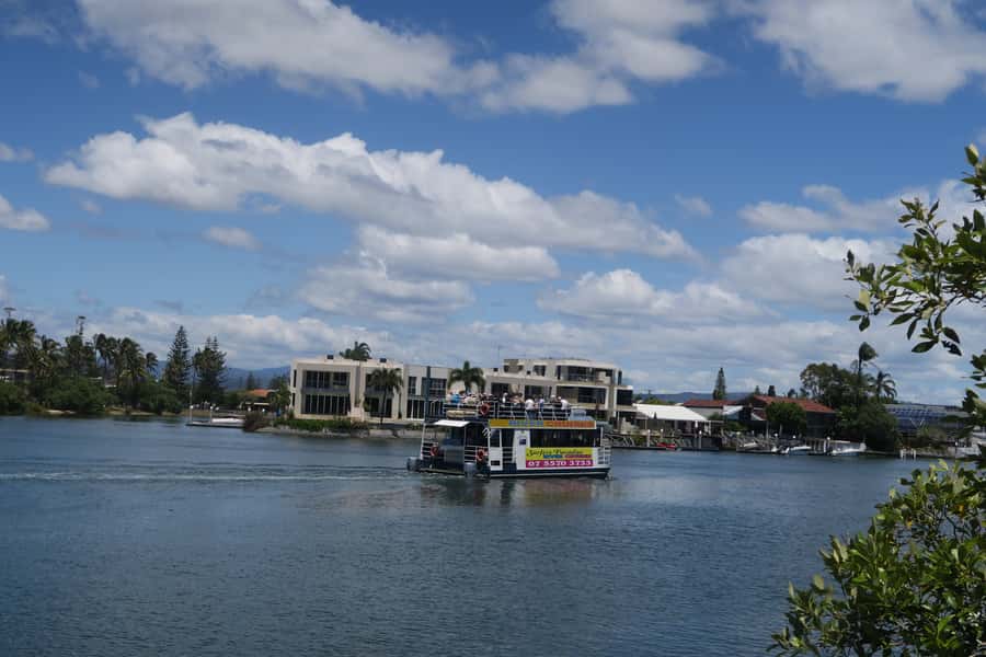 Surfers Paradise: Sightseeing Morning River and Canal Cruise - The boat, seating, and weather