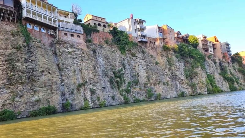 Tbilisi: River Sightseeing Boat Ride with Welcome Drink - A short cruise with a useful first look at Tbilisi