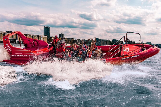 Thames High-Speed Zone Speedboat in London - When the 630-Horsepower Engines Open Up