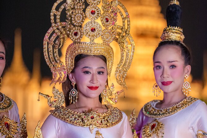 The Newest Luxury 5-Star Bangkok Chao Phraya Dinner Cruise - Thai dance, music, and the party atmosphere