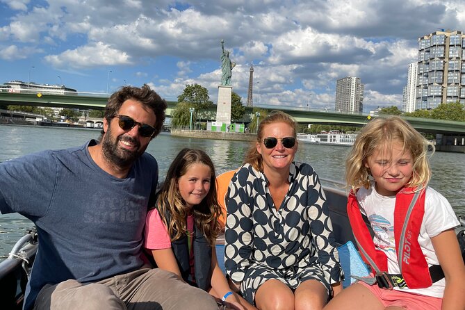 Top Private Cruises in Paris with French Champagne and surprises - The Louvre and the riverfront palace