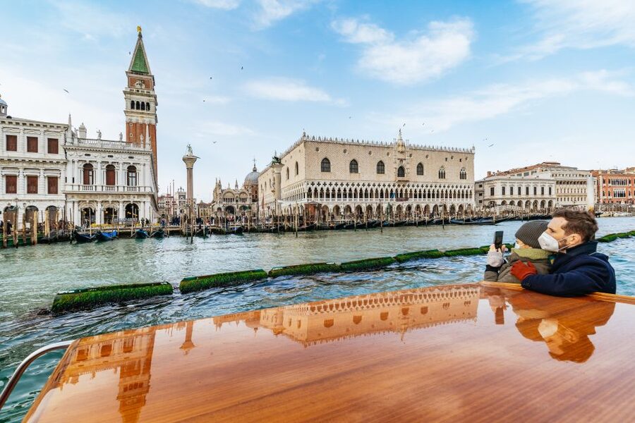 Venice: Grand Canal Boat Tour - Hotel Gritti and the city’s grand addresses