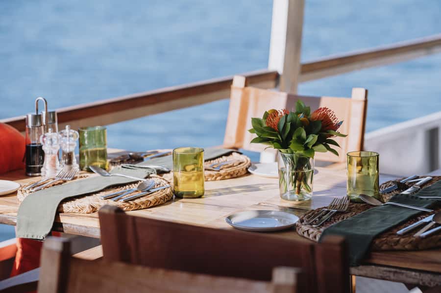 Victoria Falls: Dinner Cruise on the Zambezi River - Wildlife watching from the dining table