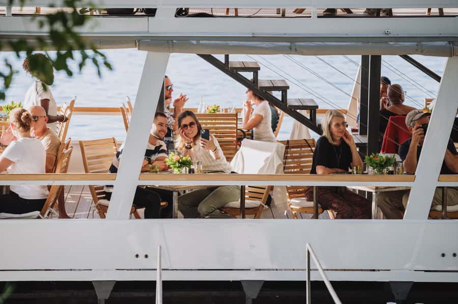 Victoria Falls: Dinner Cruise on the Zambezi River - Who will enjoy this cruise most?