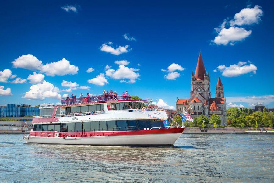 Vienna: 3.5-Hour Grand Danube River Cruise - Starting at Schwedenplatz with Vienna at your back